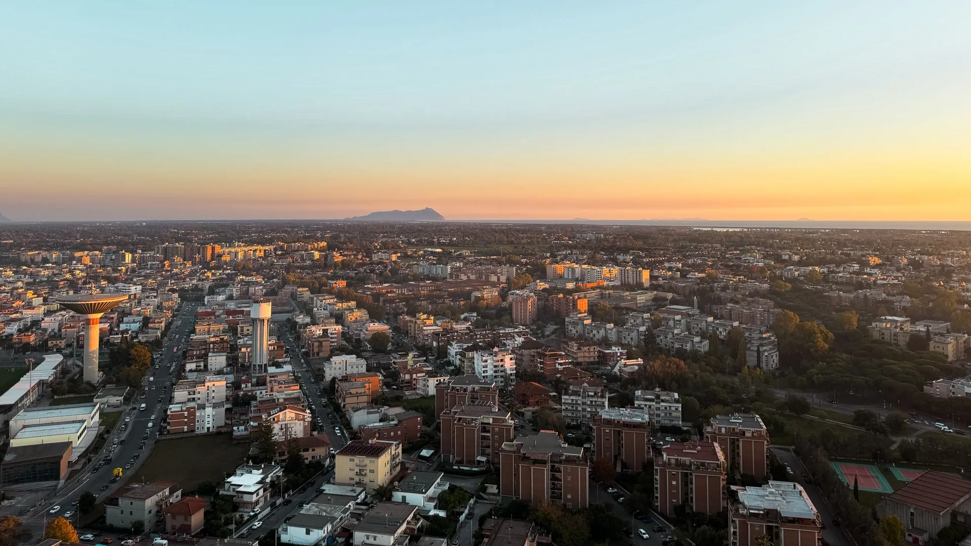 Il tramonto visto dal nostro ufficio di Latina